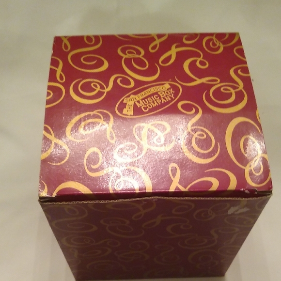 Santa Claus Music Box - Picture 10 of 10